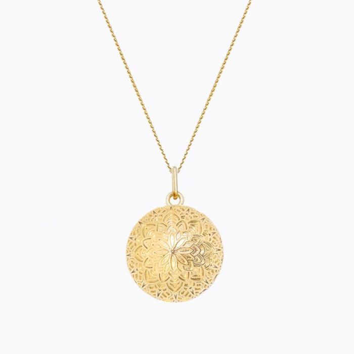 bola dentelle de la marque Ilado, en plaqué or jaune 18 carats