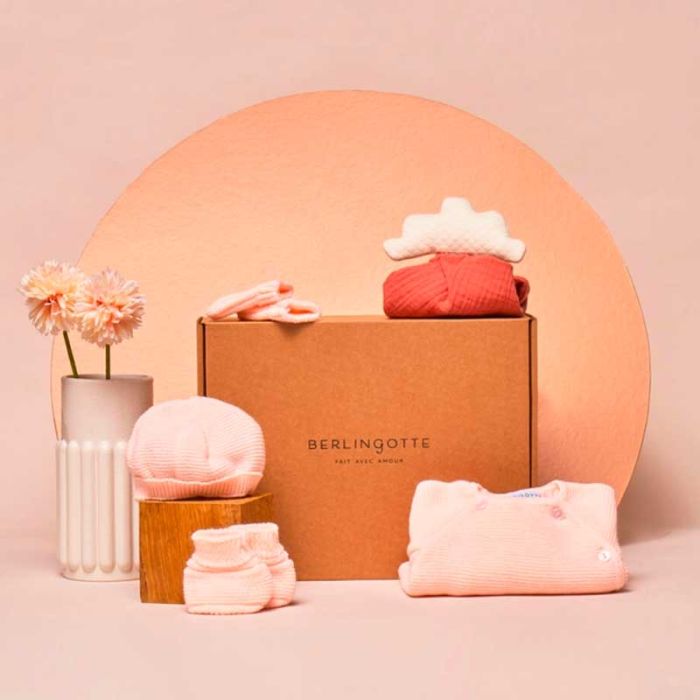 trousseau naissance bébé fille