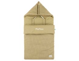 nid d'ange beige avec prénom de bébé en broderie