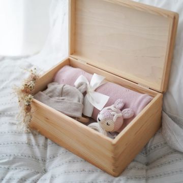 coffret cadeau en laine merino pour bébé fille