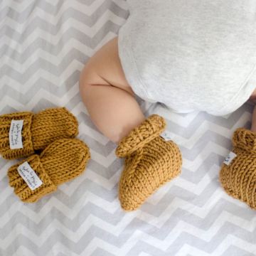 kit pour tricoter des chaussons et gants pour bébé