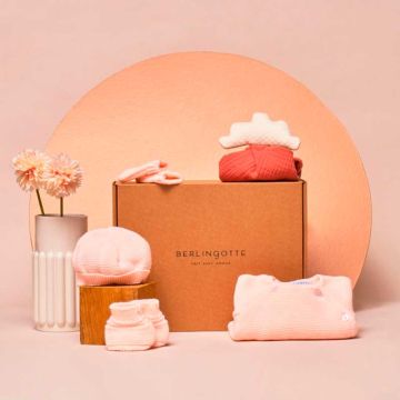 trousseau naissance bébé fille