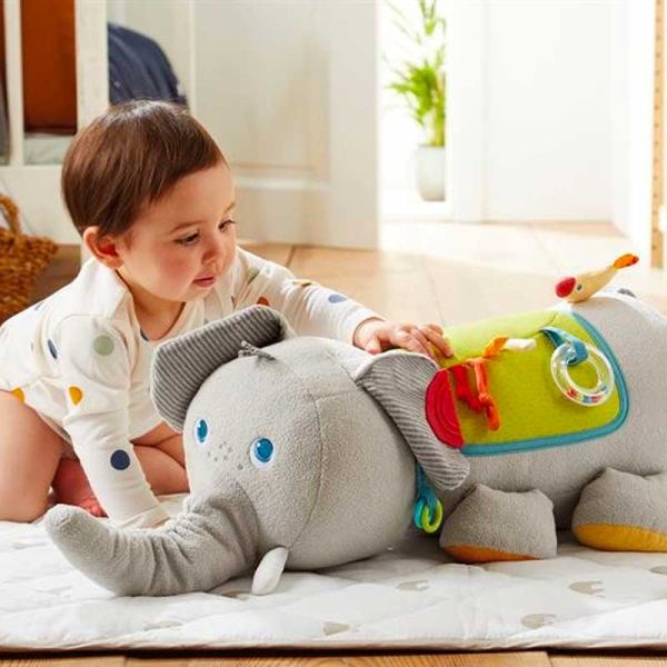 Coussin et Peluche d'éveil Eléphant Haba, nouveau compagnon de jeu original  !