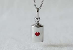 bijou coeur rouge pour la st valentin