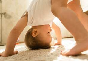 développement moteur de bébé