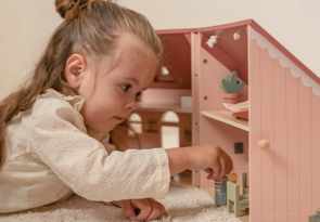 maison de poupée de la marque little dutch
