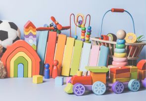 différents types de jouets en bois